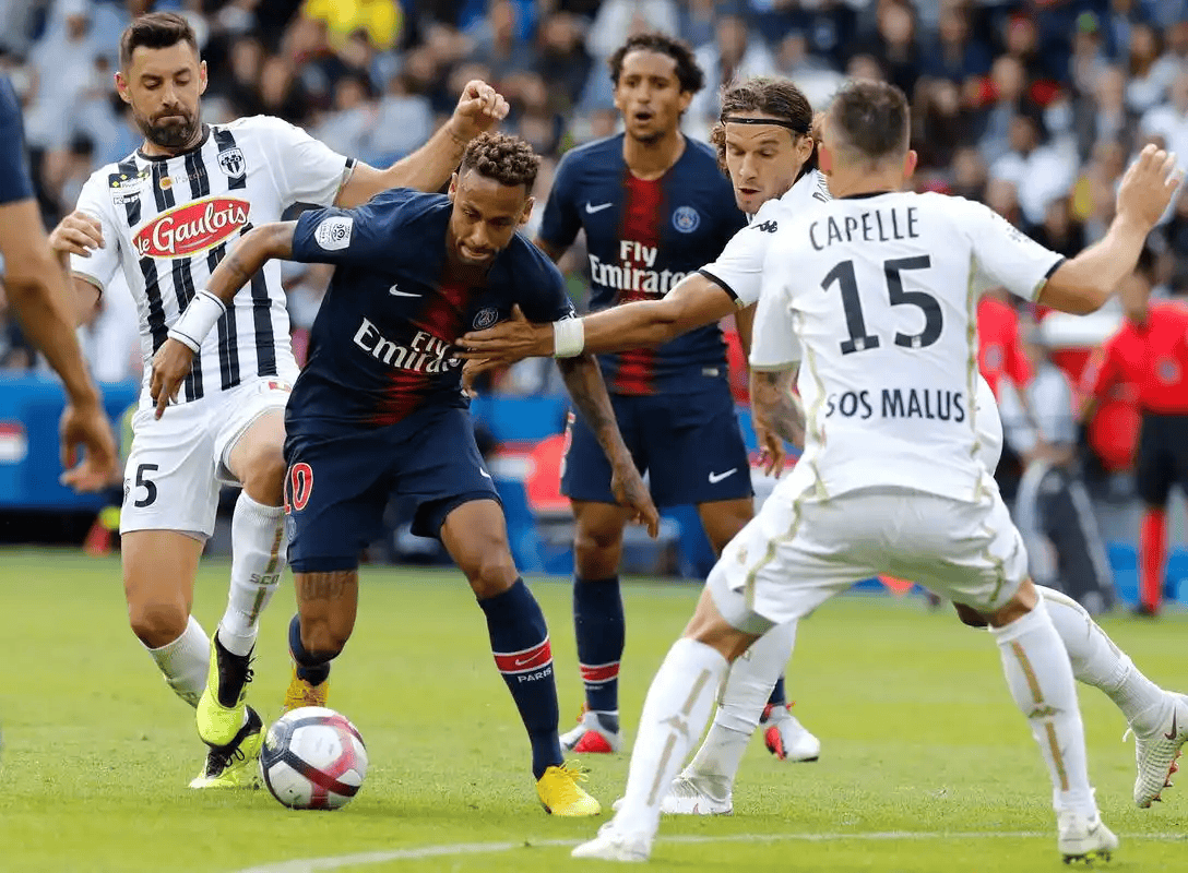 清晨法国杯焦点战，阿森纳再遭质疑，话题不断，数据趋势出现新变化的简单介绍