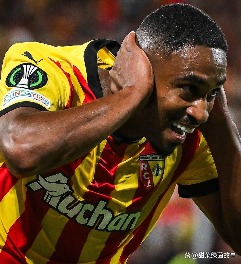 包含巴黎圣日耳曼训练开放日，窗口期刷新队史纪录引欢呼，德甲在即，细节决定成败的词条